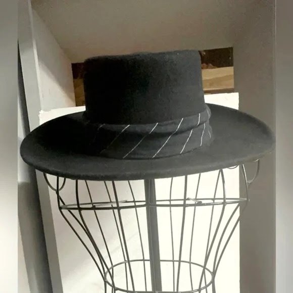 Gigi Pip Gamblers Hat